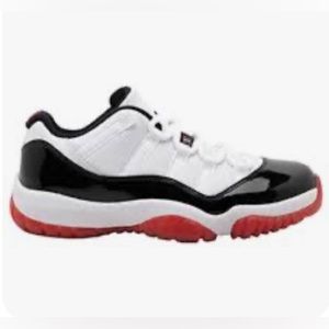 Air Jordan 11 retro low. Men’s size 13.